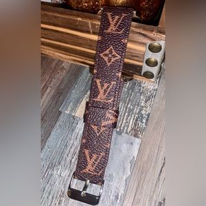Louis inspired Apple Watch band. 42/44 mm.